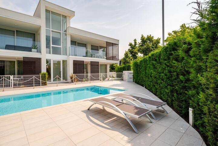 Apartment Luma With Pool Lido di Jesolo Exterior foto